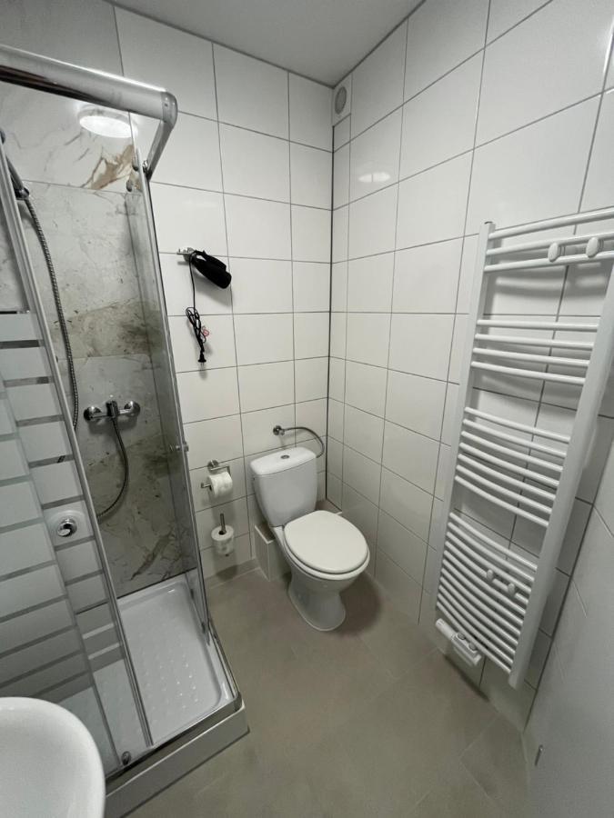 Ferienwohnung Uebernachtung By Tag Kassel Exterior foto