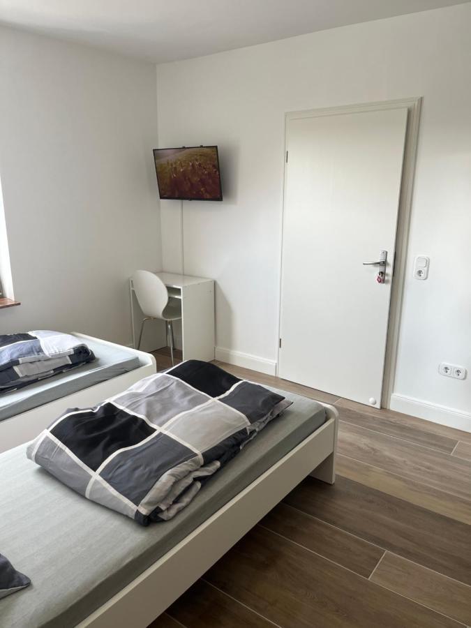 Ferienwohnung Uebernachtung By Tag Kassel Exterior foto