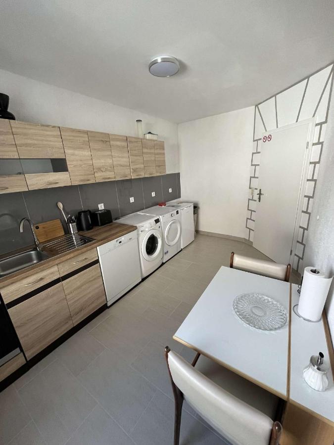 Ferienwohnung Uebernachtung By Tag Kassel Exterior foto