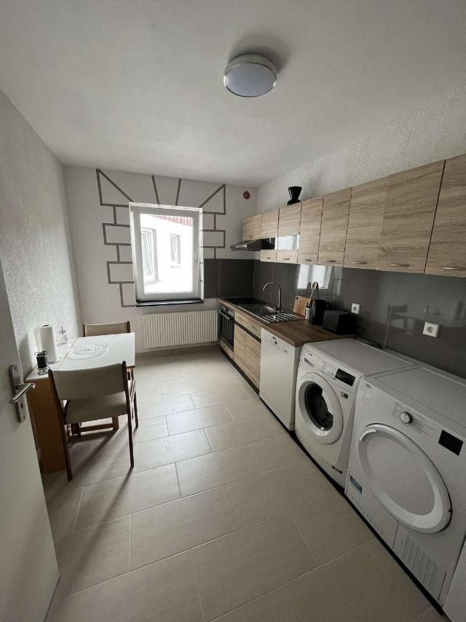 Ferienwohnung Uebernachtung By Tag Kassel Exterior foto