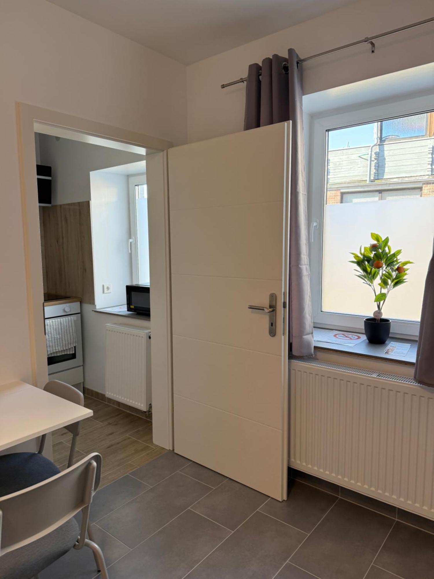 Ferienwohnung Uebernachtung By Tag Kassel Exterior foto