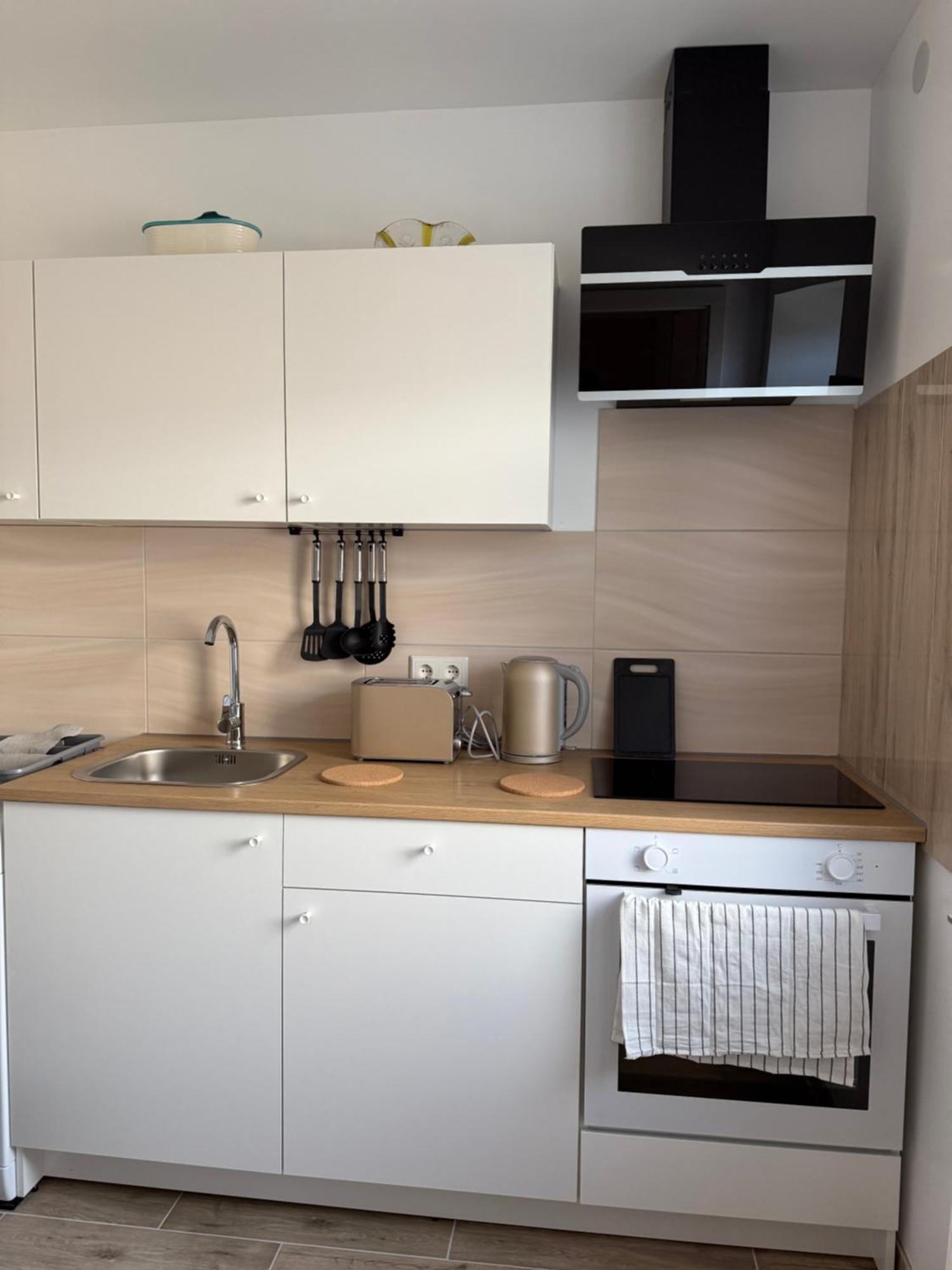 Ferienwohnung Uebernachtung By Tag Kassel Exterior foto